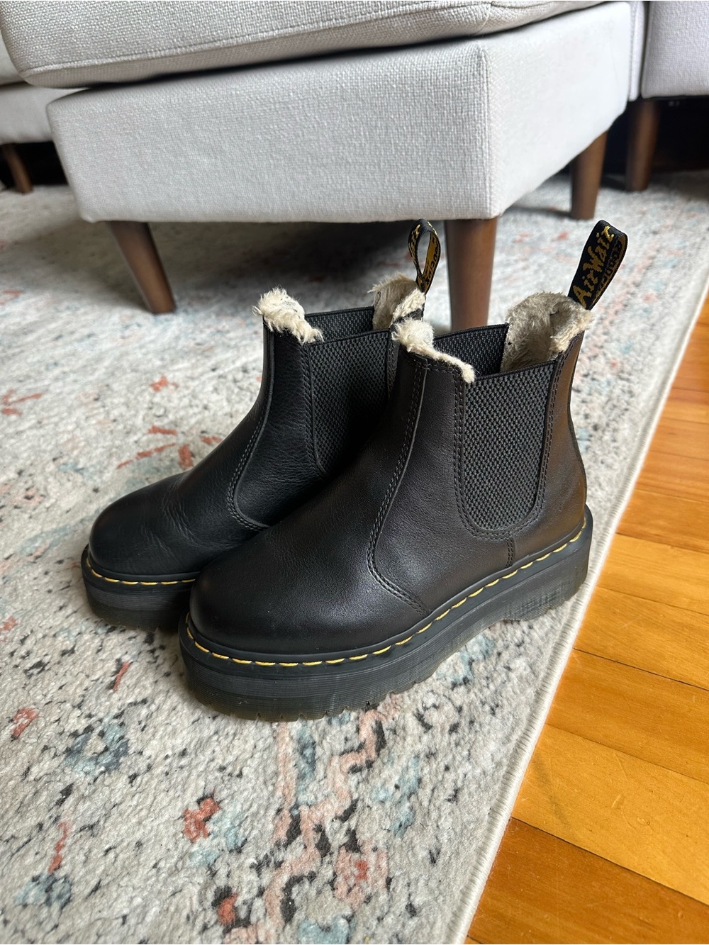 Dr. Martens 2976 quad Black Leather Platform Chelsea Boots - fur lined - Picture 3 of 5